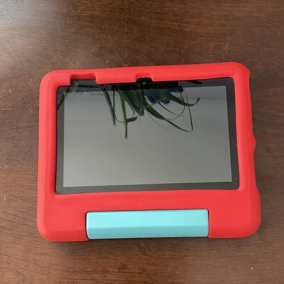 Red Tablet with Protective Case - Picture 1 of 2